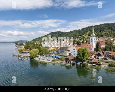 Luftbild von der Ortschaft Sipplingen am Bodensee bei sommerlicher Vegetation, gegenueber der Bodanrueck, Bodenseekreis Baden-Württemberg, Deutschlan Stockfoto