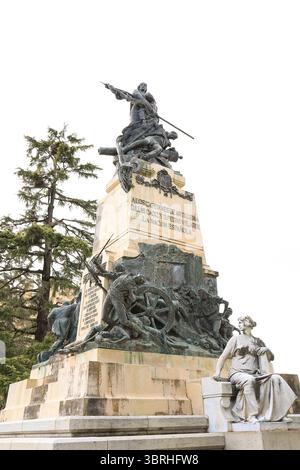 Segovia, Castilla y Leon, Spanien - 6. April 2025: Denkmal für Daoiz und Velarde auf dem Platz der Königin Victoria Eugenia in Segovia Stockfoto
