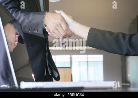 Bild Business mans Handshake. Business Partnerschaft treffen Konzept Stockfoto