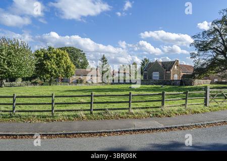 Rustikale Architektur im Dorf Castle Rising, Norfolk, England, Großbritannien Stockfoto