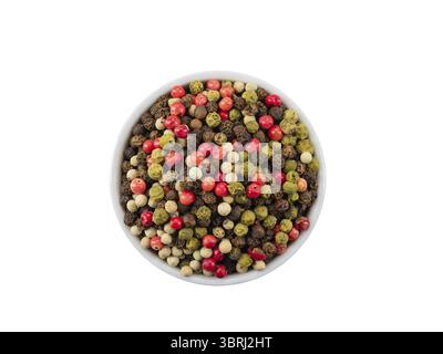 Einige mixtured Pfeffer in einer Schüssel auf weißem Hintergrund mit Kopie Platz für Text oder Bilder isoliert. Gewürze und Kräuter. Essen, Kochen, Restaurant, Pack Stockfoto
