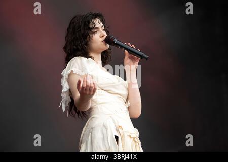 Abigail Morris von The Last Dinner Party live beim Lollapalooza Berlin 2025 präsentiert von Telekom im Olympiapark und Olympiastadion. Berlin, 12.07.2025 Stockfoto