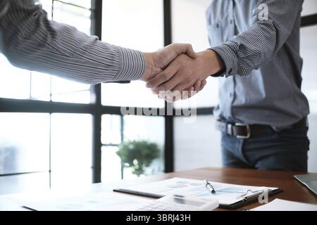 Bild Business mans Handshake. Business Partnerschaft treffen Konzept Stockfoto