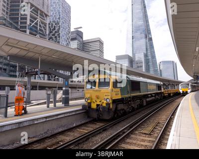 London, Großbritannien - 13. Juli 2025: Ingenieure führen Netzwerkwartungen im Londoner Charing Cross-Gebiet durch und schließen die Verbindungen von und nach den Bahnhöfen London Waterloo East und London Charing Cross. Quelle: Xiu Bao/Alamy Live News. Stockfoto