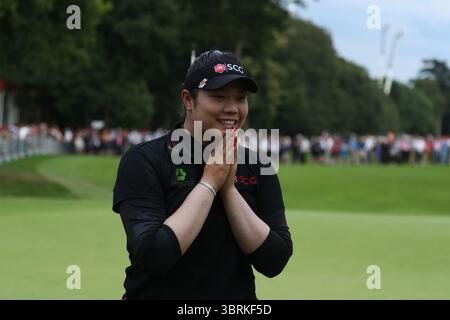 Ariya Jutanugarn feierte den letzten Putt auf ihrem Weg zum Sieg während der Finalrunde bei den Ricoh Women's British Open 2016, Woburn, England, UK die Ricoh Women's British Open 2016 fanden vom 28. Bis 31. Juli 2016 im Woburn Golf Club in Milton Keynes, England, statt. Diese prestigeträchtige Veranstaltung ist eine der fünf großen Meisterschaften auf der LPGA Tour.​ Stockfoto