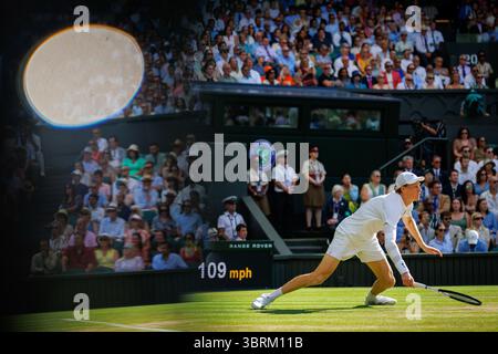 London, Großbritannien. Juli 2025. Alfie Hewett (GBR) während des Gentlemen's Singles Final bei der Wimbledon Championship, im All England Lawn Tennis & Croquet Club, London am Sonntag, 13. Juli 2025. Foto von Patrick Hamilton/Bob Martin Photography) Credit: SIPA USA/Alamy Live News Stockfoto