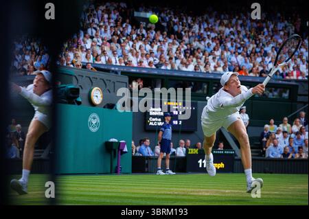 London, Großbritannien. Juli 2025. Alfie Hewett (GBR) während des Gentlemen's Singles Final bei der Wimbledon Championship, im All England Lawn Tennis & Croquet Club, London am Sonntag, 13. Juli 2025. Foto von Patrick Hamilton/Bob Martin Photography) Credit: SIPA USA/Alamy Live News Stockfoto