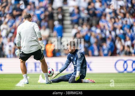 Kopenhagen, Dänemark. Juli 2025. Torhüter Daniel Heuer Fernandes vom Hamburger SV bereitet sich für ein Vereinsspiel vor, das zwischen dem FC Kopenhagen und dem Hamburger SV in Parken in Kopenhagen stattfindet. Stockfoto