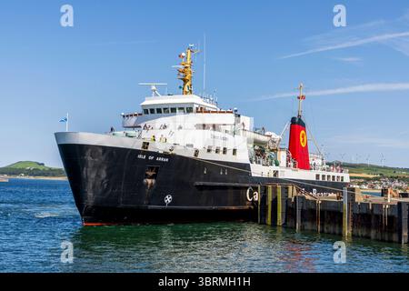 MV Isle of Arran, Eilean Arainn in Gälisch, im Besitz von Caledonian MacBrayne Anlegeplatz am Ardrossan Pier, Ayrshire, Schottland, Großbritannien Stockfoto