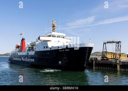 MV Isle of Arran, Eilean Arainn in Gälisch, im Besitz von Caledonian MacBrayne Anlegeplatz am Ardrossan Pier, Ayrshire, Schottland, Großbritannien Stockfoto
