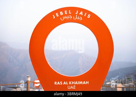 Aussichtspunkt in Jebel Jais, VAE, Sonnenuntergangspunkt in VAE, Reise- und Tourismuskonzept Stockfoto