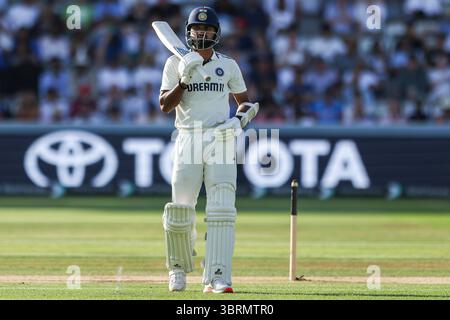 Lords Cricket Gound, London, Großbritannien. Juli 2025. Dritter Rothesay Cricket Test, Tag 4, England gegen Indien; Akash Deep of India Credit: Action Plus Sports/Alamy Live News Stockfoto