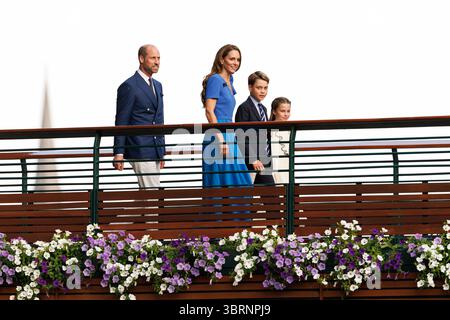 Wimbledon, Großbritannien. Juli 2025. Die königliche Familie geht während des Wimbledon 2025 über die Brücke. Quelle: Corleve/Alamy Live News Stockfoto