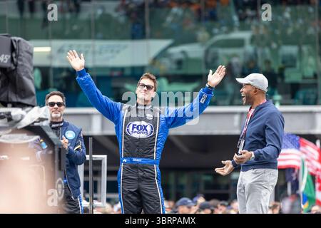 Speedway, in, USA. Mai 2025. Tom Brady wird den Fans vor dem 109. Lauf der Indianapolis 500 auf dem Indianapolis Motor Speedway vorgestellt. (Kreditbild: © Walter G. Arce Sr./ASP via ZUMA Press Wire) NUR REDAKTIONELLE VERWENDUNG! Nicht für kommerzielle ZWECKE! Stockfoto