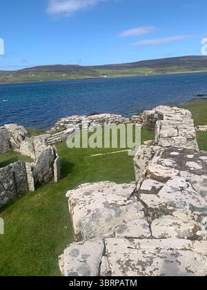 Der Broch of Gurness Scotland Orkneys Orkney Sandmeer altes Dorf Eisenzeit Gebäude Menschen historische Geschichte Gebäude versteckte Landschaft Ufer gefunden Stockfoto