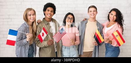 Immigranten aus verschiedenen Ländern und Austausch von Schülern in der Sprachschule Stockfoto