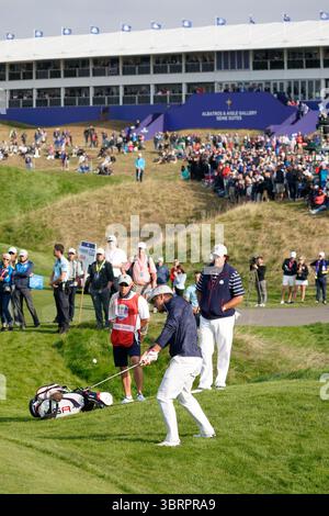 Bryson DeChambeau Four Matches Freitagnachmittag die 42. Spiele des Ryder Cup fanden vom 28. Bis 30. September 2018 im Le Golf National in Paris statt. Das Team Europe hat das Team USA besiegt. Dieser Sieg markierte den sechsten Sieg in Folge auf dem heimischen Boden und unterstrich seine Dominanz bei der zweijährlichen Veranstaltung Stockfoto