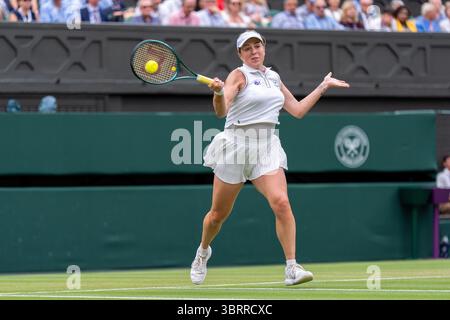 London, Großbritannien. Juli 2025. LONDON, VEREINIGTES KÖNIGREICH - 6. JULI: Anastasia Pawlyuchenkova von Russland während des siebten Tages der Meisterschaft Wimbledon 2025 im All England Lawn Tennis and Croquet Club am 6. Juli 2025 in London, Vereinigtes Königreich. (Foto: Marleen Fouchier/BSR Agency) Credit: BSR Agency/Alamy Live News Stockfoto
