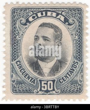 KUBA - 1907: Eine 50 Centavo grau-blau-schwarze Briefmarke mit Porträt von General José Antonio de la Caridad Maceo y Grajales. Er war stellvertretender Befehlshaber der kubanischen Unabhängigkeitsarmee. Die kubanischen Landsleute gaben Maceo den Spitznamen „der Bronze-Titan“, den er nach mehreren Verwundungen im Kampf verdient hatte. Die Spanier bezeichneten Maceo als den „Großen Löwen“. Maceo war einer der bemerkenswertesten Guerillaführer in Lateinamerika des 19. Jahrhunderts, vergleichbar mit José Antonio Páez aus Venezuela in militärischem Scharfsinn. Zu den Denkmälern von Maceo zählen die in Santiago de Cuba und Havanna Stockfoto