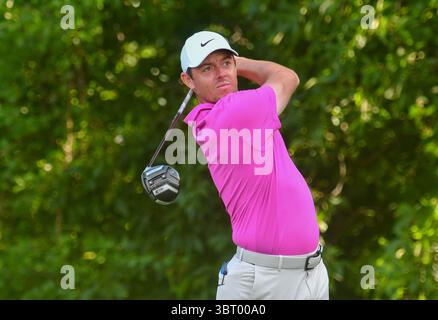 Freitag, 22. Juni 2018: Rory McIlroy trifft seinen Abschlagschuss auf das 12. Loch während der zweiten Runde der Travelers Golf Championship im TPC River Highlands in Cromwell, Connecticut. Gregory Vasil/CSM(Kreditbild: &Copy; Gregory Vasil/CSM via ZUMA Wire) Stockfoto