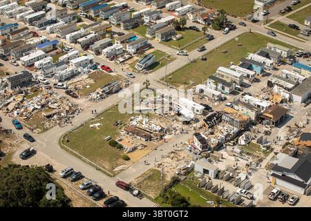 7. September 2019, Emerald Isle, NC, Vereinigte Staaten: Emerald Isle, North Carolina, USA. September 2019. Luftaufnahme der Schäden am Boardwalk RV Park, der vom Hurrikan Dorian zerstört wurde, nachdem er am 7. September 2019 als Kategorie-1-Sturm über die Outer Banks in Emerald Isle, North Carolina, USA überquert hatte. (Kreditbild: © Ozzy Trevino Via ZUMA Wire) Stockfoto
