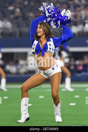 29. August 2019: Die Dallas Cowboys Cheerleader treten während eines NFL-Vorsaisonspiels zwischen den Tampa Bay Buccaneers und den Dallas Cowboys im AT&T Stadium in Arlington auf, TX Tampa Bay besiegte Dallas 17-15 Albert Pena/CSM(Credit Image: &Copy; Albert Pena/CSM via ZUMA Wire) Stockfoto
