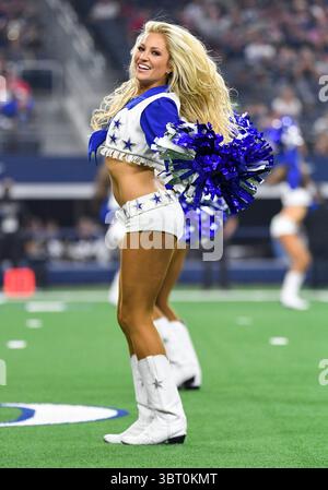 29. August 2019: Die Dallas Cowboys Cheerleader treten während eines NFL-Vorsaisonspiels zwischen den Tampa Bay Buccaneers und den Dallas Cowboys im AT&T Stadium in Arlington auf, TX Tampa Bay besiegte Dallas 17-15 Albert Pena/CSM(Credit Image: &Copy; Albert Pena/CSM via ZUMA Wire) Stockfoto