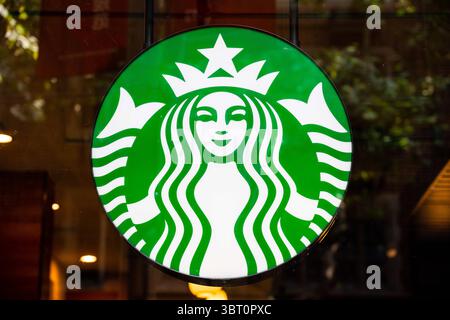 7. September 2019, Shanghai, China: American Coffee Company and Coffeehouse Chain Starbucks Logo in Shanghai zu sehen. (Credit Image: © Alex Tai/SOPA Images via ZUMA Wire) Stockfoto