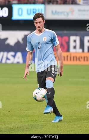September 2019: Der Uruguay-Verteidiger Matias Vina (3) will den Ball im letzten Spiel vor der CONCACAF Nations League niederlegen, da die United States Men's National Team Uruguay im Busch Stadium in St. Louis City, MO Ulreich/CSM (Credit Image: &Copy; Richard Ulreich/CSM via ZUMA Wire) ausgetragen hat. Stockfoto
