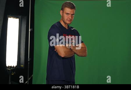 12. September 2019, Sunrise, FL, USA: Florida Panthers Center Aleksander Barkov posiert für die Panthers Productions Crew während des Media Day im BB&T Center am 12. September 2019 in Sunrise, Florida (Credit Image: © TNS via ZUMA Wire) Stockfoto