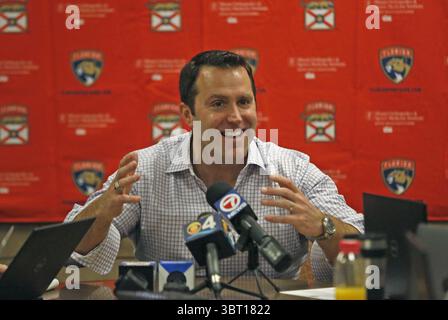 September 2019, Sunrise, FL, USA: Florida Panthers President & CEO Matthew Caldwell spricht während des Media Day im BB&T Center am 12. September 2019 in Sunrise, Florida (Credit Image: © TNS via ZUMA Wire) mit den Medien. Stockfoto