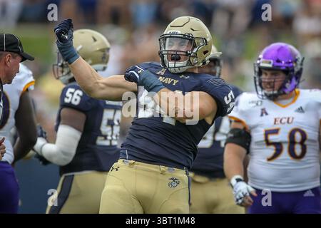 Am 14. September 2019 feiert der Linebacker der Navy Midshipmen Diego Fagot (54) nach einem Entzug des East Carolina Pirates Quarterback Holton Ahlers (12) im Einsatz von East Carolina gegen Navy im Navy-Marine Corps Memorial Stadium in Annapolis, Maryland. Cory Royster/Cal Sport Media (Kreditbild: &Copy; Cory Royster/CSM via ZUMA Wire) Stockfoto