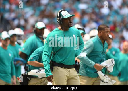 15. September 2019: Cheftrainer Brian Flores von den Miami Dolphins im Hard Rock Stadium in Miami Gardens FL. Die Patriots besiegten die Dolphins mit 43:0.(Credit Image: &Copy; JC Ridley/CSM via ZUMA Wire) Stockfoto