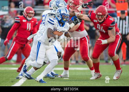 21. September 2019: Hampton Pirates Running Back will Eason (13) sucht im Williams Stadium in Lynchburg, VA, nach freiem Raum während der NCAA-Football-Action zwischen den Hampton Pirates und den Liberty Flames. Jonathan Huff/CSM.(Credit Image: &Copy; Jonathan Huff/CSM via ZUMA Wire) Stockfoto