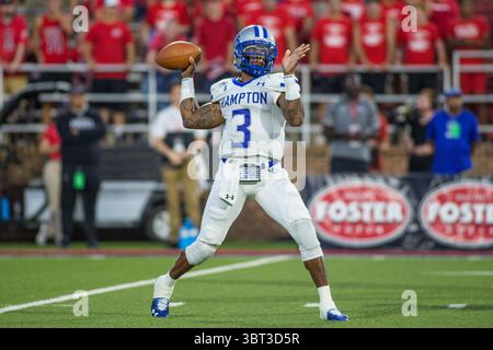 21. September 2019: Der Hampton Pirates Quarterback Deondre Francois (3) wirft einen Empfänger während der NCAA-Fußballaktion zwischen den Hampton Pirates und den Liberty Flames im Williams Stadium in Lynchburg, VA. Jonathan Huff/CSM.(Credit Image: &Copy; Jonathan Huff/CSM via ZUMA Wire) Stockfoto