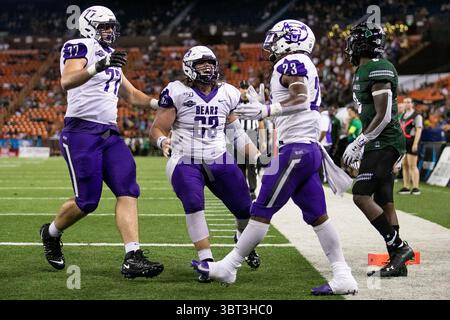 21. September 2019: Carlos Blackman #23 feiert mit seinem Team einen Touchdown zwischen den Hawaii Rainbow Warriors und den University of Central Arkansas Bears im Aloha Stadium in Honolulu, HI. - Glenn Yoza/CSM(Kreditbild: &Copy; Glenn Yoza/CSM via ZUMA Wire) Stockfoto