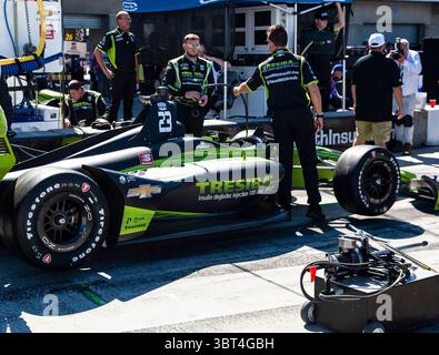 September 2019 Monterey, CA, USA Carlin Racing Boxencrew vor dem Firestone Grand Prix von Monterey IndyCar Championship auf dem WeatherTech Raceway Laguna Seca Monterey, CA Thurman James / CSM(Credit Image: &Copy; Thurman James/CSM via ZUMA Wire) Stockfoto