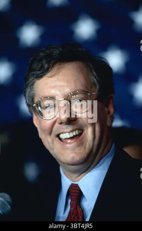 März 1996, Washington, DC, USA: Washington DC, USA, 14. März 1996. Steve Malcom Forbes Jr kündigt seinen Rücktritt als Kandidat für den Präsidentschaftskandidaten der Republikanischen Partei an. (Kreditbild: © Mark Reinstein/ZUMA Wire) Stockfoto