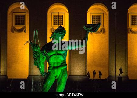 20. September 2019, Göteborg, Lorensberg, Schweden: Gotaplatsen mit Poseidon-Statue und Kungsportavenyen in Göteborg. Gotaplatsen ist ein öffentlicher Platz am südlichen Ende von Avenyn, dem Hauptboulevard der Stadt. (Credit Image: © Karol Serewis/SOPA Images via ZUMA Wire) Stockfoto