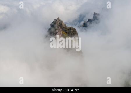 Über den Wolken: Pico do Arieiro in all its Majesty 15.06.2025 Portugal Madeira, im Foto zusehen: Pico do Ariero Pico do Arieiro Madeira Portugal *** über den Wolken Pico do Arieiro in all its Majesty 15 06 2025 Portugal Madeira, Foto ansehen Pico do Arieiro Madeira Portugal Copyright: XEHLxMedia/MichelxKöhlerx 20250615 Madeira-Portugal-Travel 37 Stockfoto