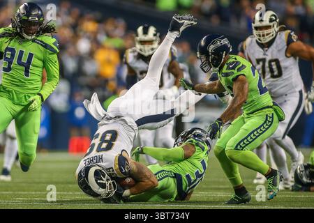 3. Oktober 2019: Die Los Angeles Rams Tight End Tyler Higbee (89) wird bei einem Spiel zwischen den Los Angeles Rams und den Seattle Huskies auf dem CenturyLink Field in Seattle, WA, von Seattle Seahawks-Sicherheit Bradley McDougald (30) umgebracht. Die Seahawks gewannen mit 30:29. Sean Brown/CSM(Credit Image: &Copy; Sean Brown/CSM via ZUMA Wire) Stockfoto