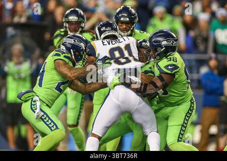 3. Oktober 2019: Gerald Everett (81) wird von den Seahawks-Verteidigern während eines Spiels zwischen den Los Angeles Rams und den Seattle Huskies im CenturyLink Field in Seattle, WA, gestoppt. Die Seahawks gewannen mit 30:29. Sean Brown/CSM(Credit Image: &Copy; Sean Brown/CSM via ZUMA Wire) Stockfoto