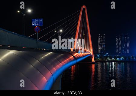 BA Son Bridge bei Nacht in Ho-Chi-Minh-Stadt, Vietnam Stockfoto