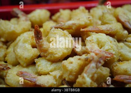 Golden Fried Shrimps Aus Nächster Nähe, Crispy Seafood Delight Stockfoto