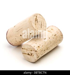 Weinkorken, zwei Korken zusammen auf weißem Hintergrund Stockfoto