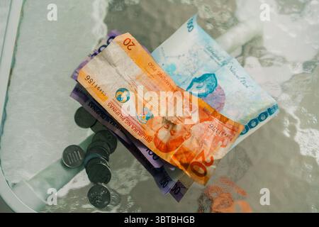 Verschiedene philippinische Peso-Scheine. Hochwertige Fotos Stockfoto