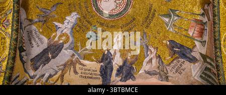 Türkei: „Die Versuchung Christi“ (oberes) Mosaik, Äußeres Narthex (Eingangshalle), Kirche des Heiligen Erlösers in Chora (Kariye-Moschee), ursprünglich eine orthodoxe christliche Kirche in Istanbul. Die Kirche Chora wurde ursprünglich Anfang des 4. Jahrhunderts erbaut und stand außerhalb der Stadtmauern von Konstantinopel. Die wunderschönen Mosaiken und Fresken stammen aus dem frühen 14. Jahrhundert und wurden von dem mächtigen byzantinischen griechischen Staatsmann Theodore Metochites geschaffen. Stockfoto