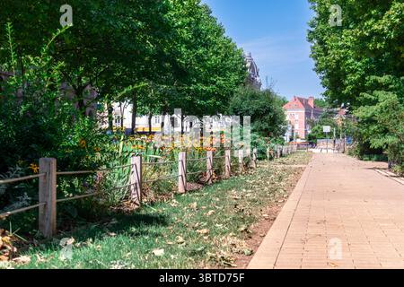 Fußgängerweg im kaiserlichen Viertel Metz in der Nähe der Avenue Foch, Mosel, Lothringen, Frankreich Stockfoto