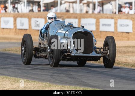Napier Railton Special vom Brooklands Museum Trust fährt beim Goodwood Festival of Speed 2025 Motorsport und Motorsport auf der Bergstrecke Stockfoto