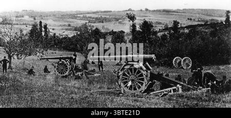 Schwere Batterie in Position. Stockfoto